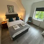 The Beeches - Entire Mansion Villa