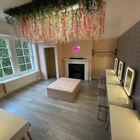 The Beeches - Entire Mansion *