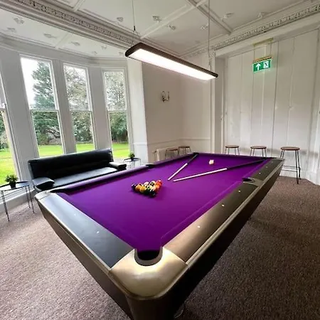 The Beeches - Entire Mansion Villa *