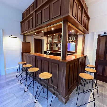 The Beeches - Entire Mansion * Bristol