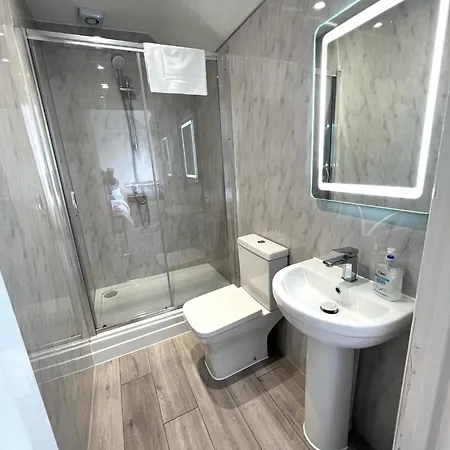 The Beeches - Entire Mansion Villa *