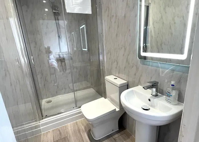 The Beeches - Entire Mansion וילה *